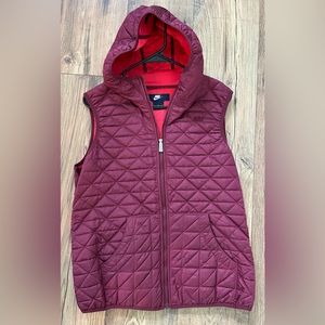 Nike Vest Womens Large Burgandy  Quilted Full Zip Lightweight